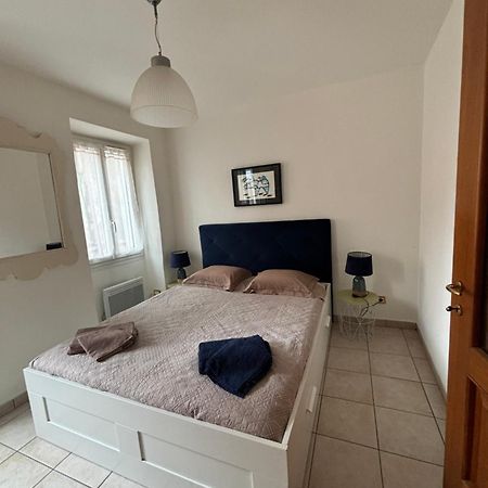 Joli Appart 29M2 En Vieille Ville Menton 2 Mins De La Mer Exterior photo