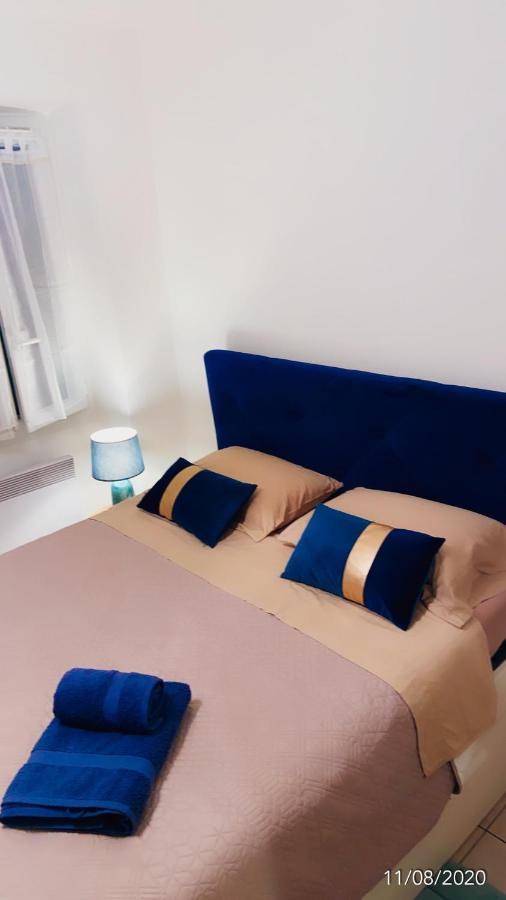 Joli Appart 29M2 En Vieille Ville Menton 2 Mins De La Mer Exterior photo